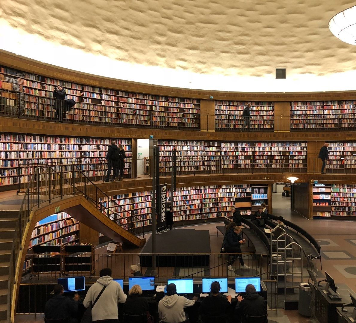 ストックホルム市立図書館のレビュー ストックホルム市立図書館のチケット ストックホルム市立図書館の割引 ストックホルム市立図書館の交通機関 所在地 営業時間 ストックホルム市立図書館周辺の観光スポット ホテル グルメ Trip Com