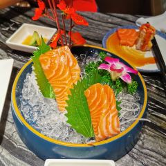 Jiang Tai WuEr (HuanQiu JinRong ZhongXin Restaurant) 여행 사진