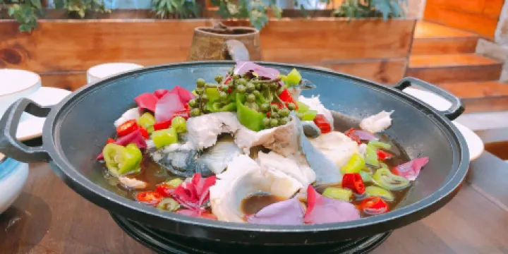 雲琴家·白族石板燒·菌鍋（三十九年姐妹傳承店）