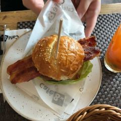 Cafe 8.98 User Photo