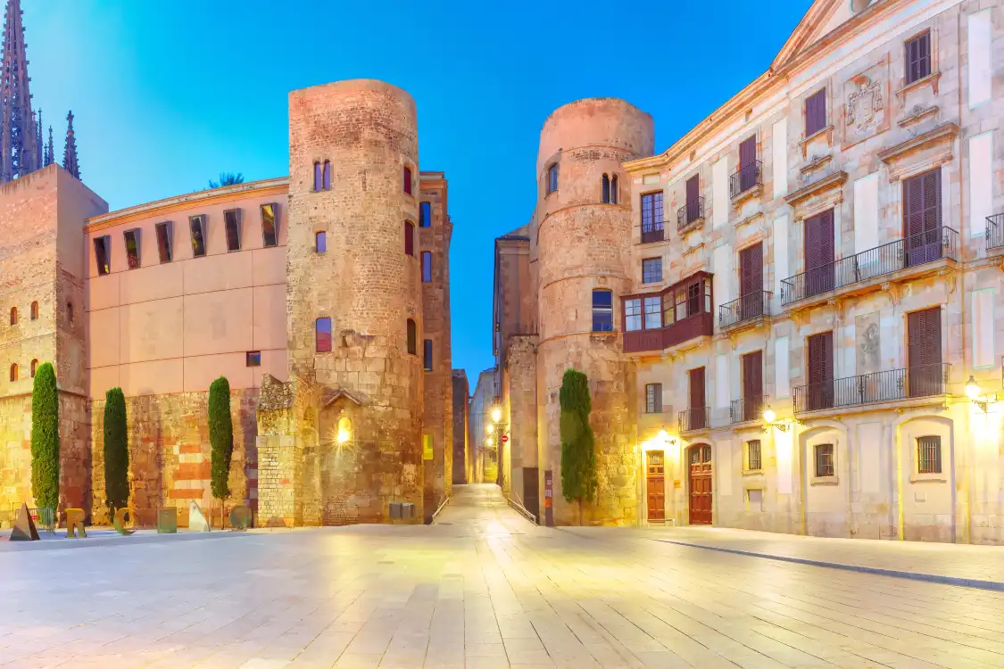 Hotels near Placa Nova