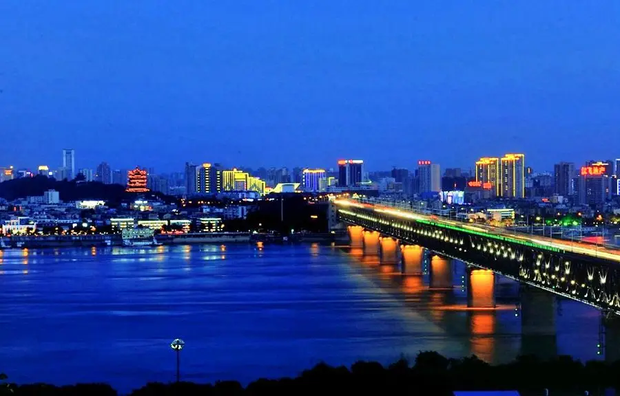 Two Rivers Cruise Ship (Hankou Yuehan Wharf)