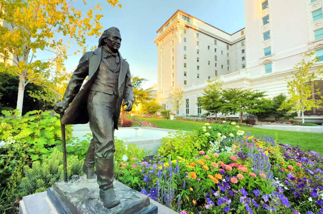 Hotels near Joseph Smith Memorial Building