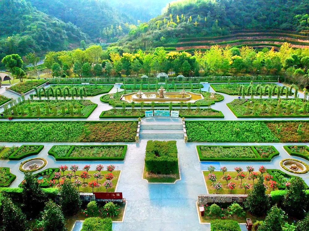 Huaqian Valley