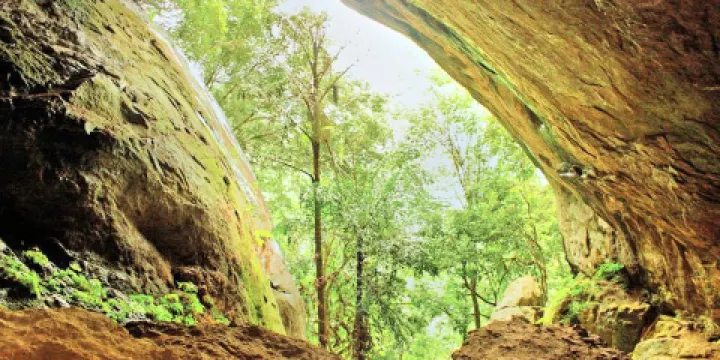 拉瓦納埃勒洞窟