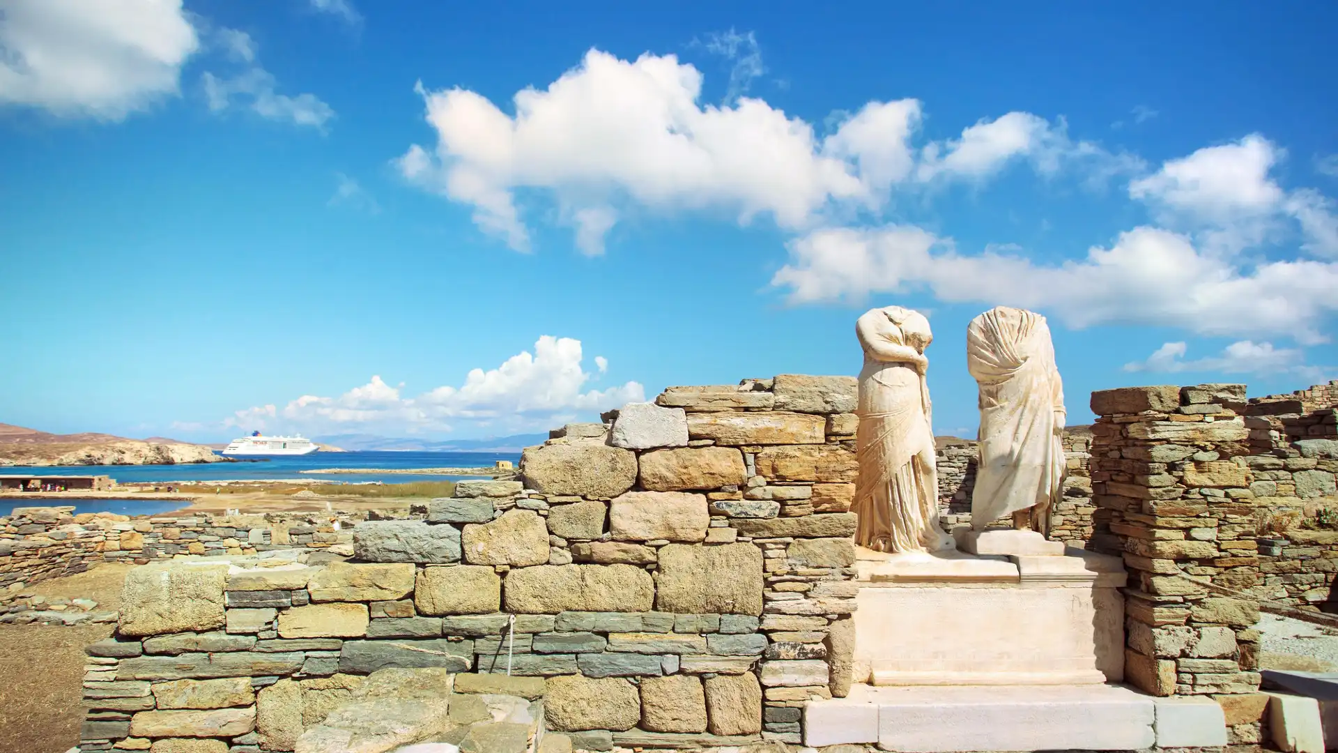 Hotels near Delos