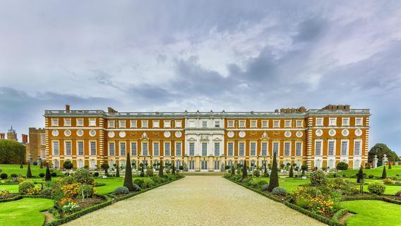 Hampton Court Palace