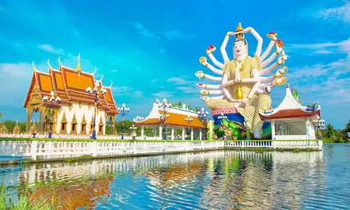 Wat Plai Laem