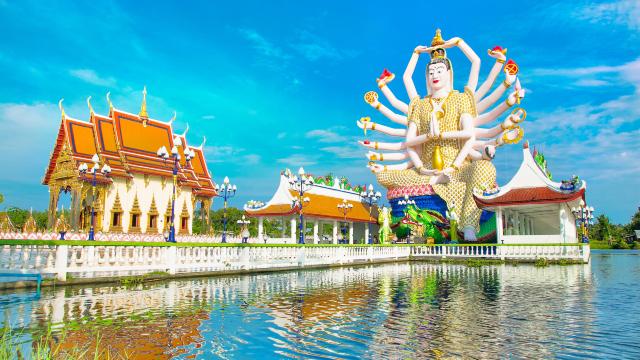 Wat Plai Laem