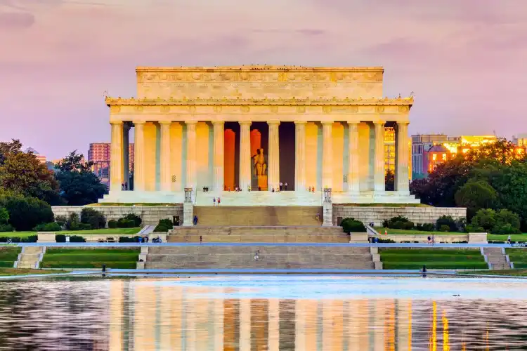 Hotels near Lincoln Memorial