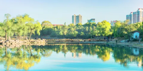 競秀公園