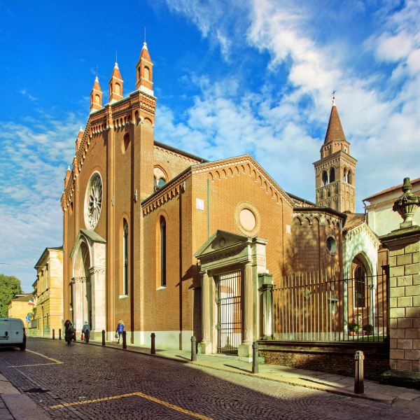 Compare 5 airports near Vicenza