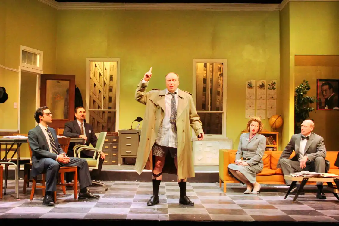 Hotels near Seven Angels Theatre