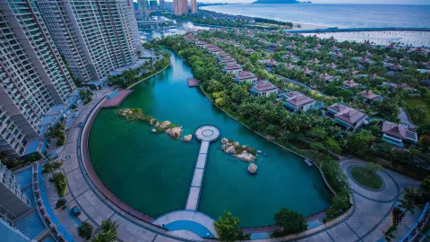 Clear Water Bay Resort District attraction in Lingshui
