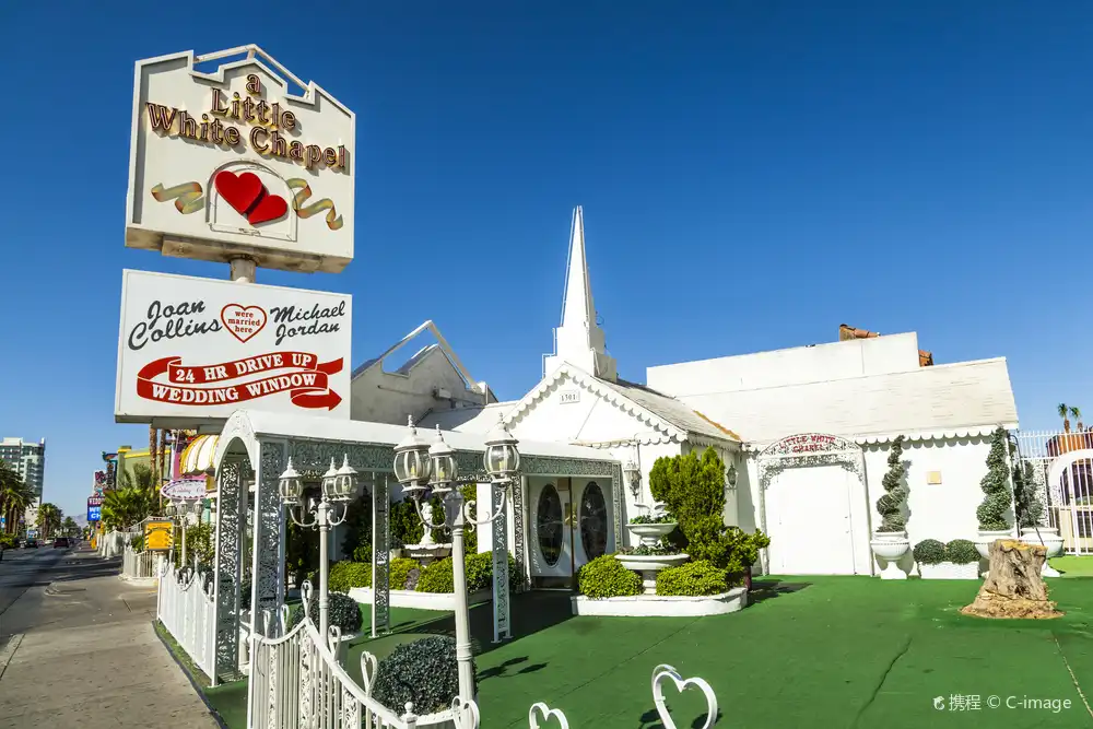 Hoteles cerca de A Little White Wedding Chapel