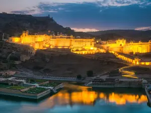 Popular Night Attractions in Amer