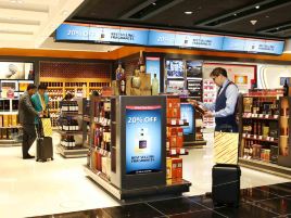 迪拜国际机场T1航站楼D出发区（酒区店）