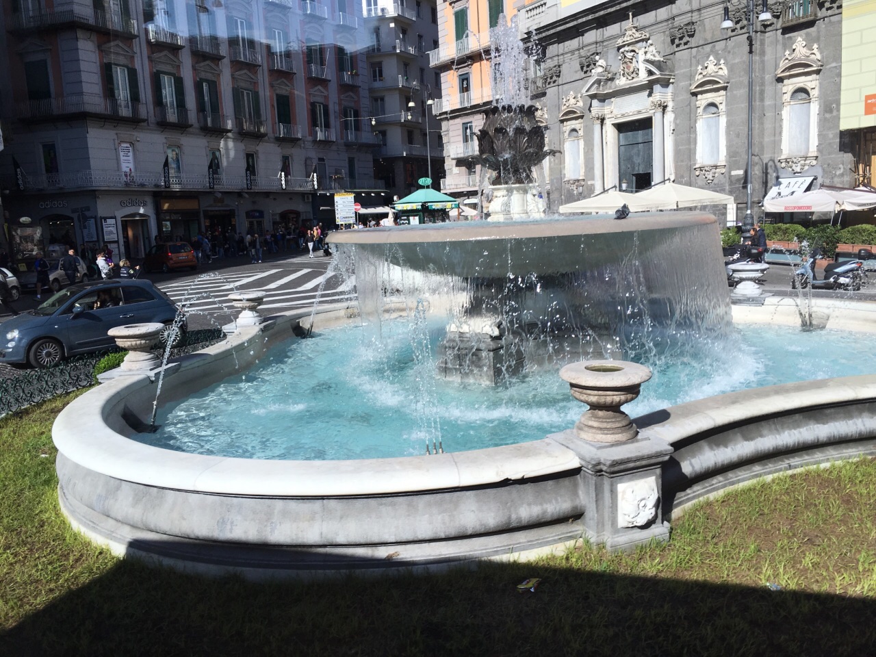 Piazza Trieste e Trento attraction reviews - Piazza Trieste e Trento  tickets - Piazza Trieste e Trento discounts - Piazza Trieste e Trento  transportation, address, opening hours - attractions, hotels, and food