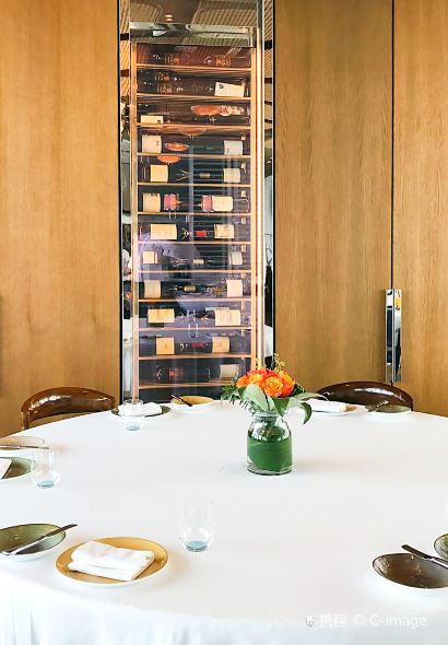 SPAGO DINING ROOM BY WOLFGANG PUCK