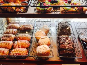 Vie De France Bakery & Cafe