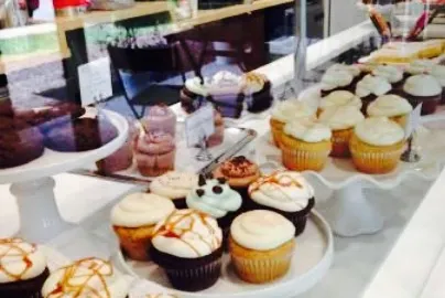 Sweetbites Cafe and Bakery in Маклин
