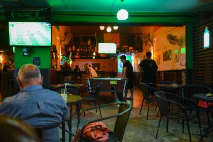 The Irish Embassy Pub, Restaurant and Sports Bar