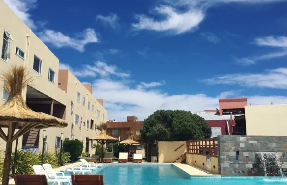 康普萊約坦瑪里斯公寓