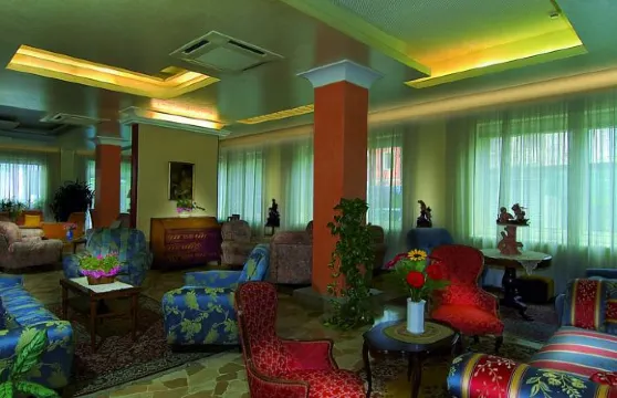 塞林尼斯瑪温泉酒店