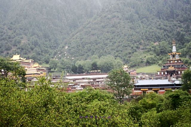 貢巴寺