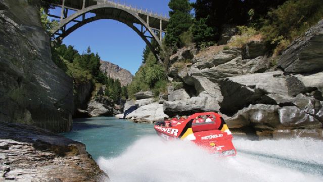 ประสบการณ์การผจญภัย 2-in-1 ที่ดีที่สุดของควีนส์ทาวน์: รถขับเคลื่อน 4 ล้อแบบออฟโรดและ สปีดโบ๊ท เจ็ทโบ๊ท