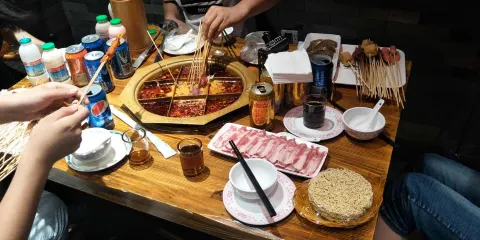 鬰林串串香火鍋(鷹潭店)