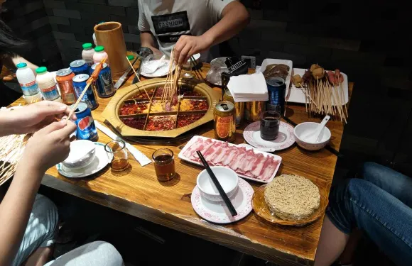 鬰林串串香火鍋(鷹潭店)