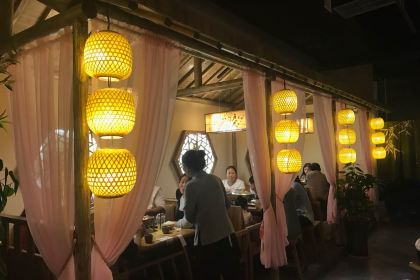 鱼美人炉火烤鱼(兰花城店)