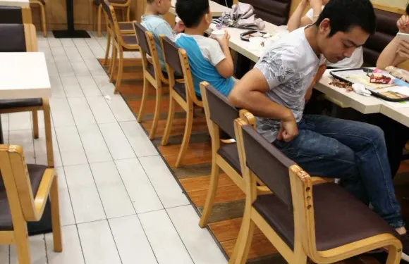 華萊士(中商店)