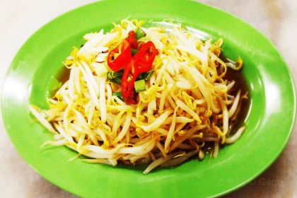 Yue Ping Bean Sprout Chicken