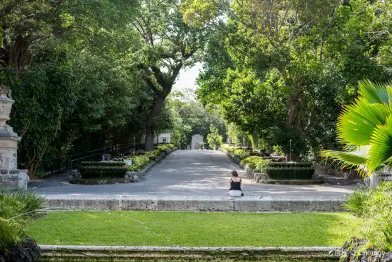 Hotels near Coconut Palace