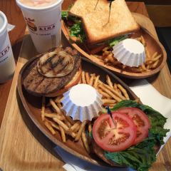 Kua Aina Rinku Premium Outlet User Photo