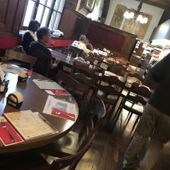 ZEUGHAUSKELLER User Photo