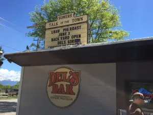 Del's Bar & Grill