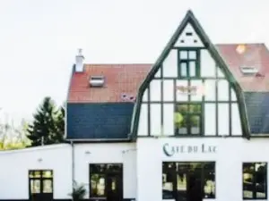 Le Cafe du Lac