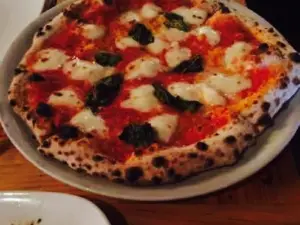 Pizza e Vino