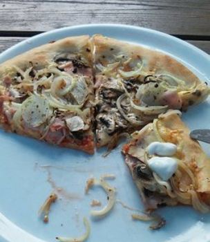 Aga Pizzeria