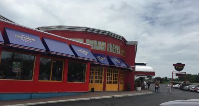 Hollywood Cafe & Sports Bar