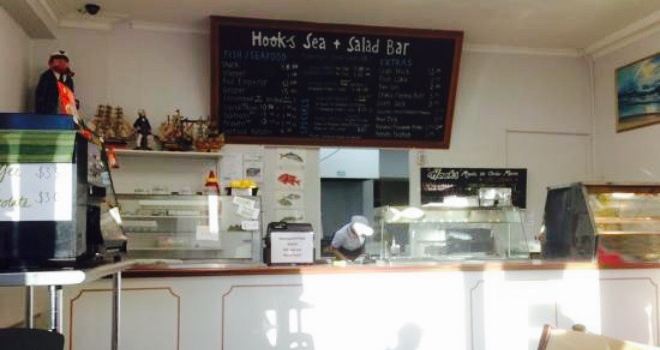 Hooks Sea And Salad Bar