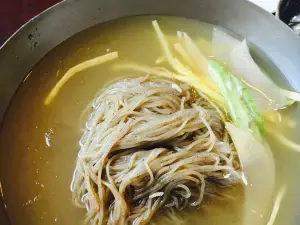 Sutgorwon Naengmyeon
