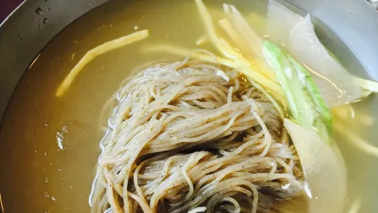 Sutgorwon Naengmyeon