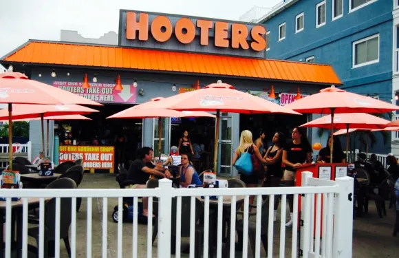Hooters on the Boardwalk