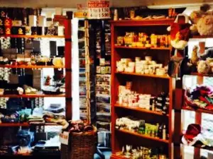 Kingston Corner Shop & Cafe