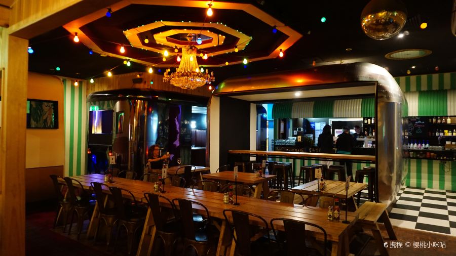 Grand Trailer Park Taverna