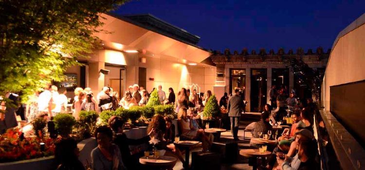 Stratus Lounge